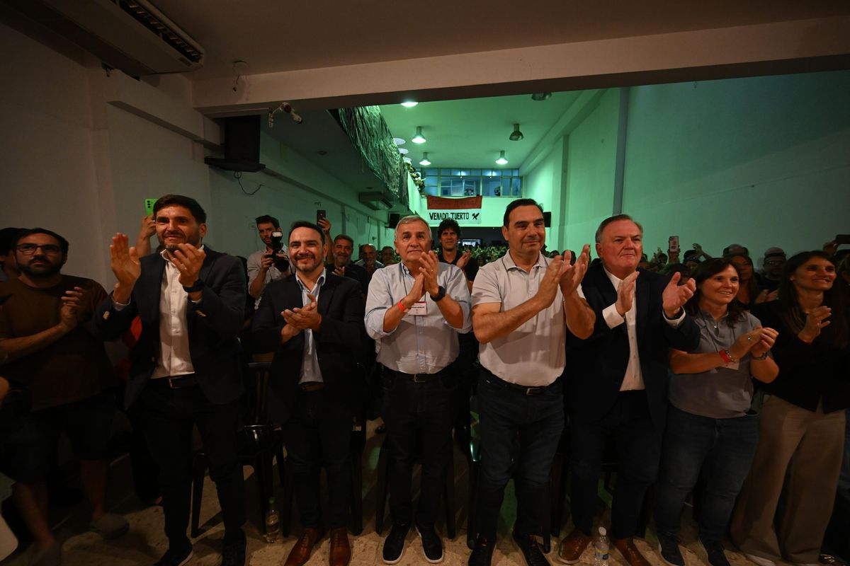 Los gobernadores de Provincias Unidas apoyaron a Leonel Chiarella como presidente de la UCR. Los gobernadores de Provincias Unidas apoyaron a Leonel Chiarella como presidente de la UCR.