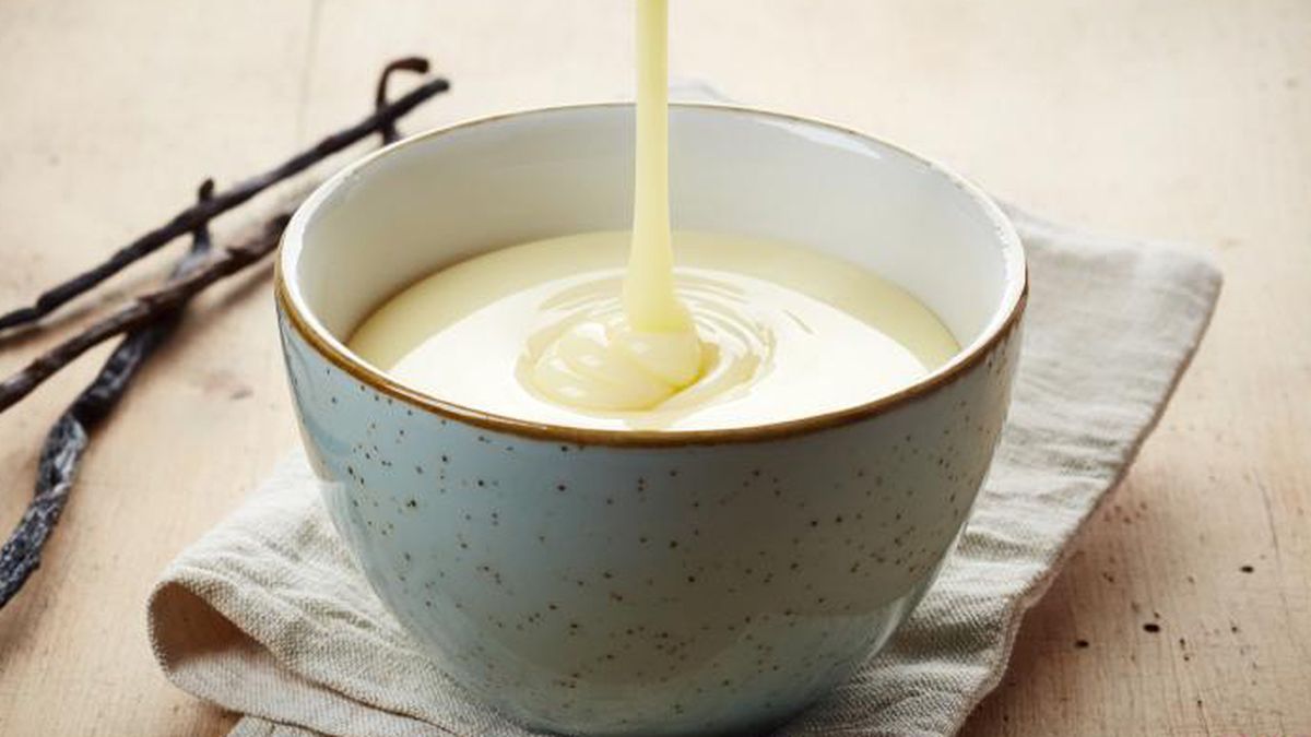 La leche condensada es un efectivo atrayente de cucarachas, formando una parte importante en la trampa casera. La leche condensada es un efectivo atrayente de cucarachas, formando una parte importante en la trampa casera. 