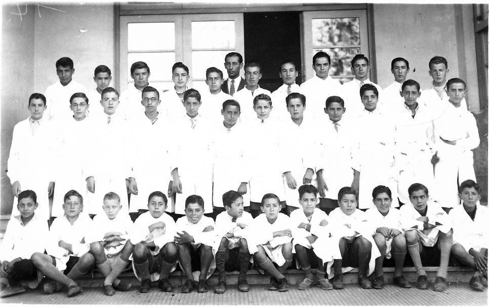 Ya en el sexto grado, en 1946. Quino está de pie en la hilera superior. Es el segundo desde la izquierda. Tenía 14 años y Mafalda acechaba en su interior pero él no lo sabía. (Gentileza familia Savelli)