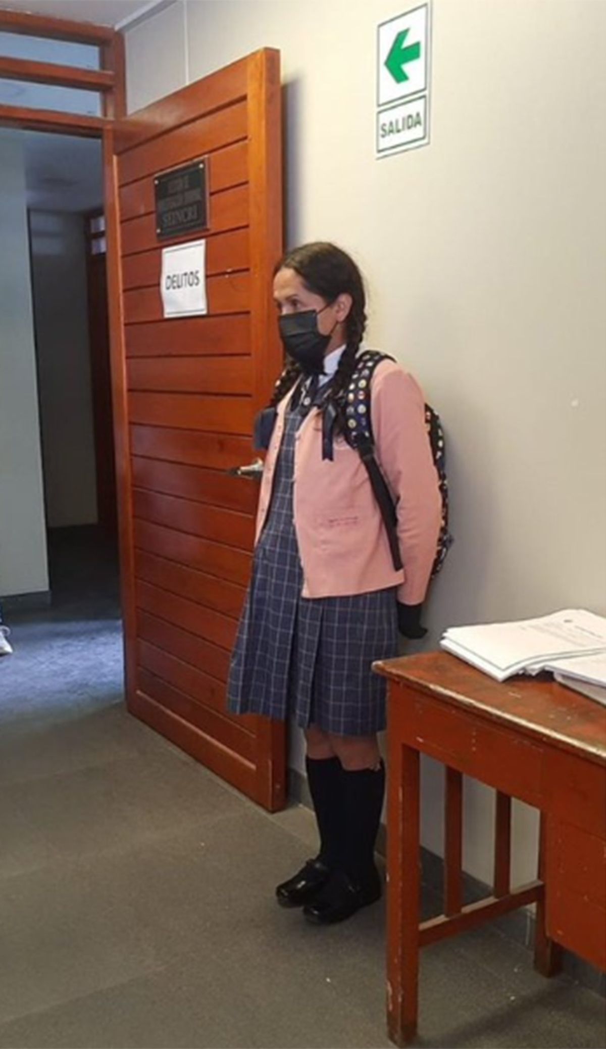 El sujeto capturado, en la comisaría de la localidad peruana.