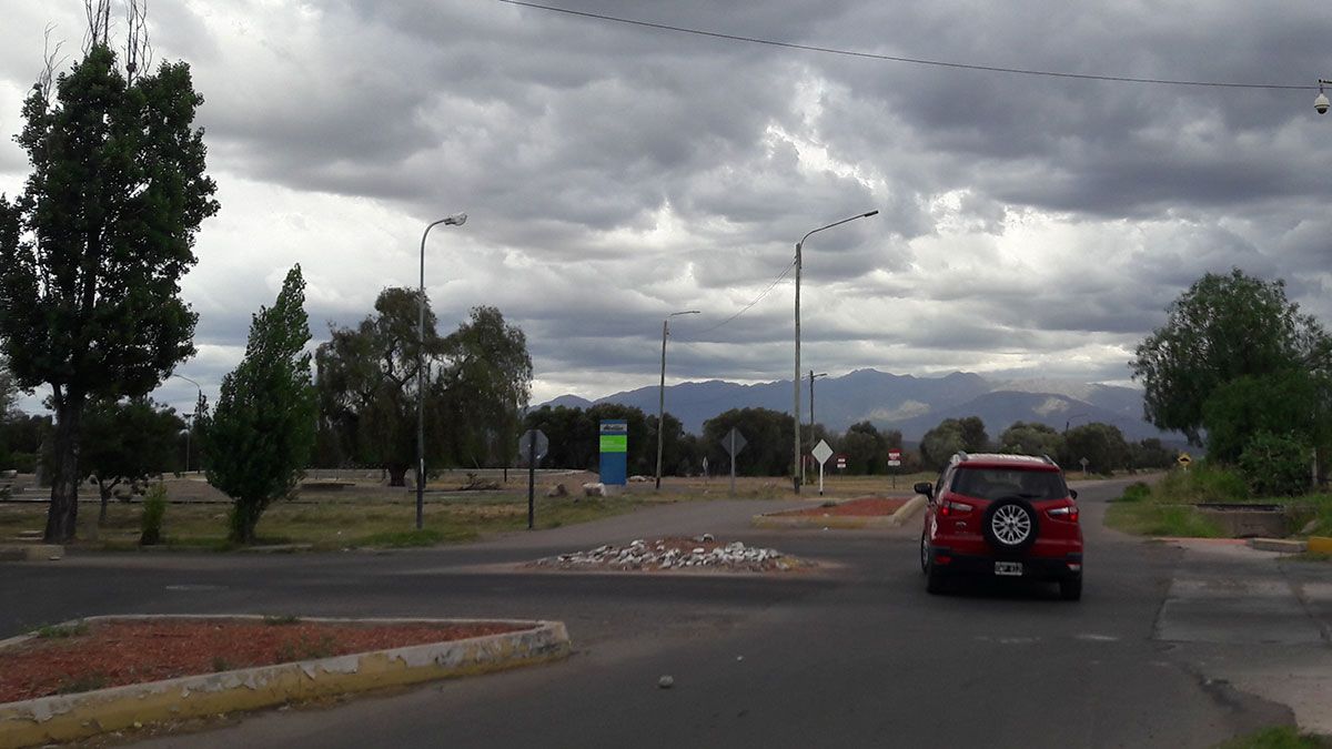 Se viene un domingo nublado según el pronóstico del tiempo en Mendoza.