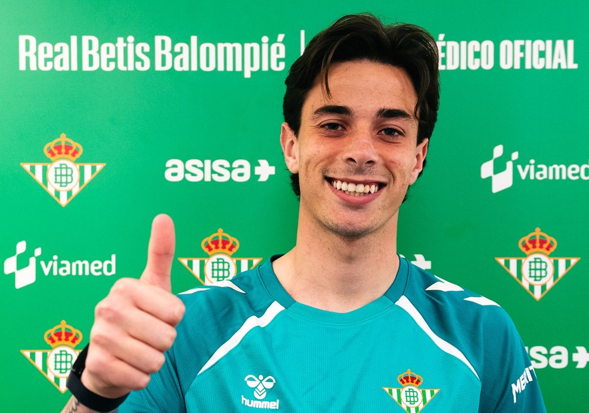 El zaguero emigró al Viejo Continente.