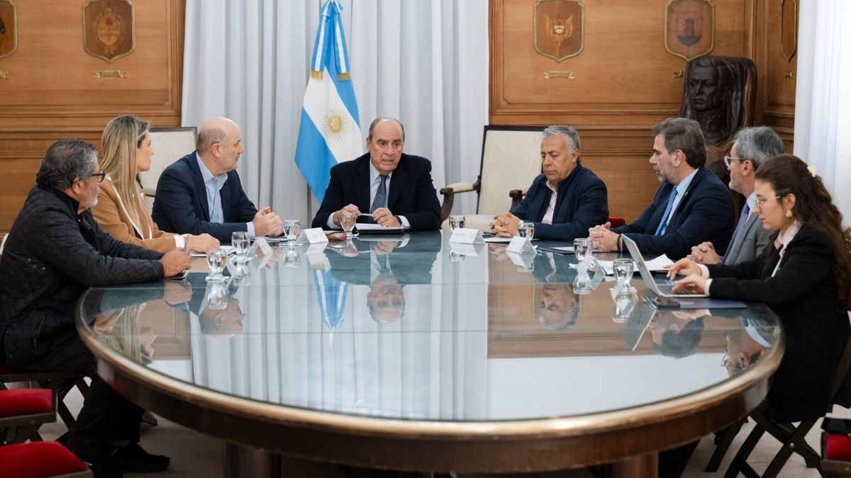 La primera reunión del Consejo de Mayo fue el 24 de junio y no tuvo muchas definiciones.