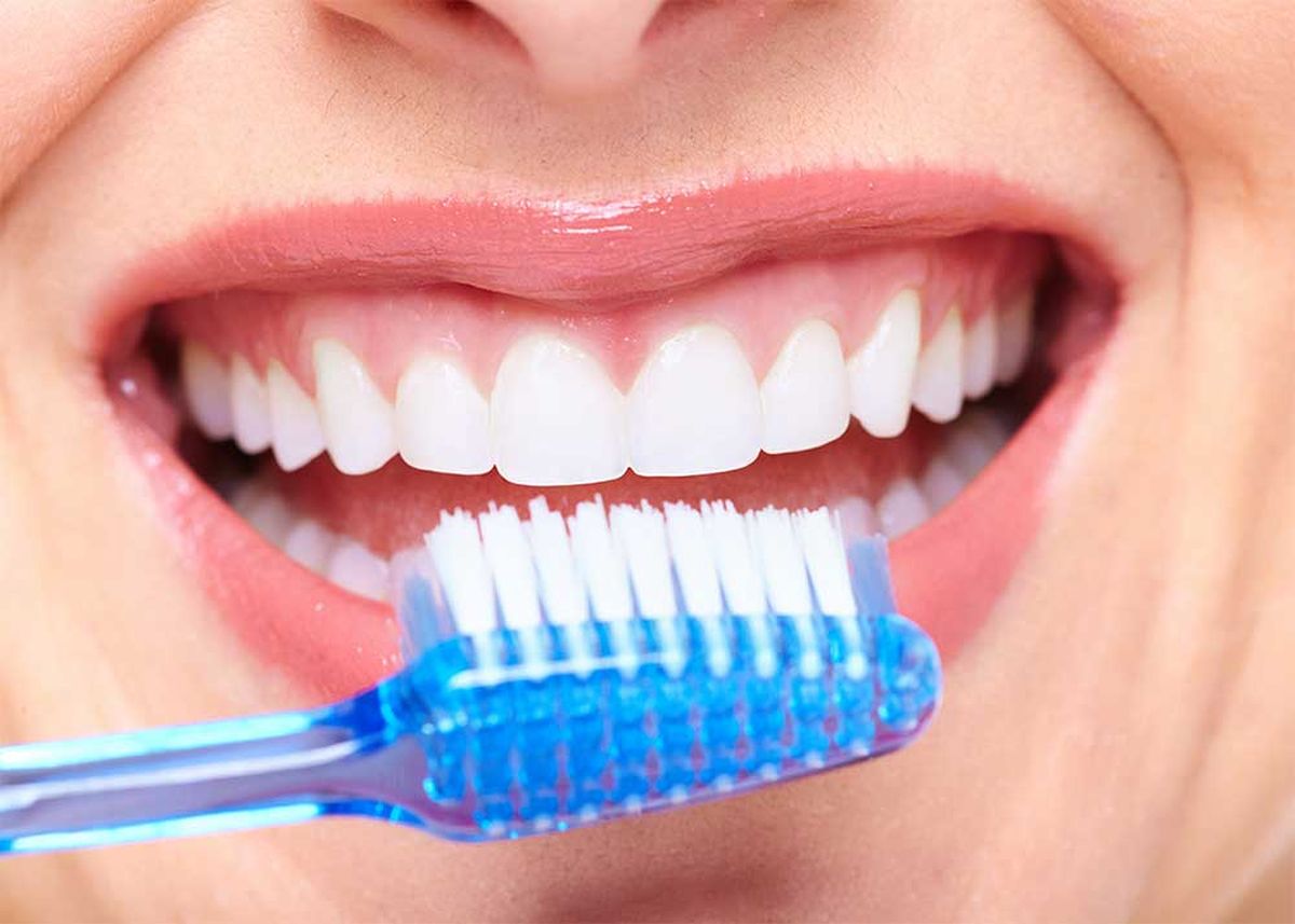 Cepillarse los dientes luego de vomitar podría impactar en tu salud bucal. Imagen: Freepik Cepillarse los dientes luego de vomitar podría impactar en tu salud bucal. Imagen: Freepik