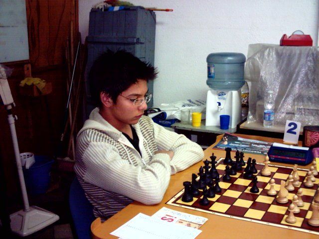 Álvaro Acuña lidera el torneo sureño