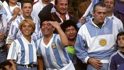 Franchi junto a Maradona y Claudia alentando a la Selección.