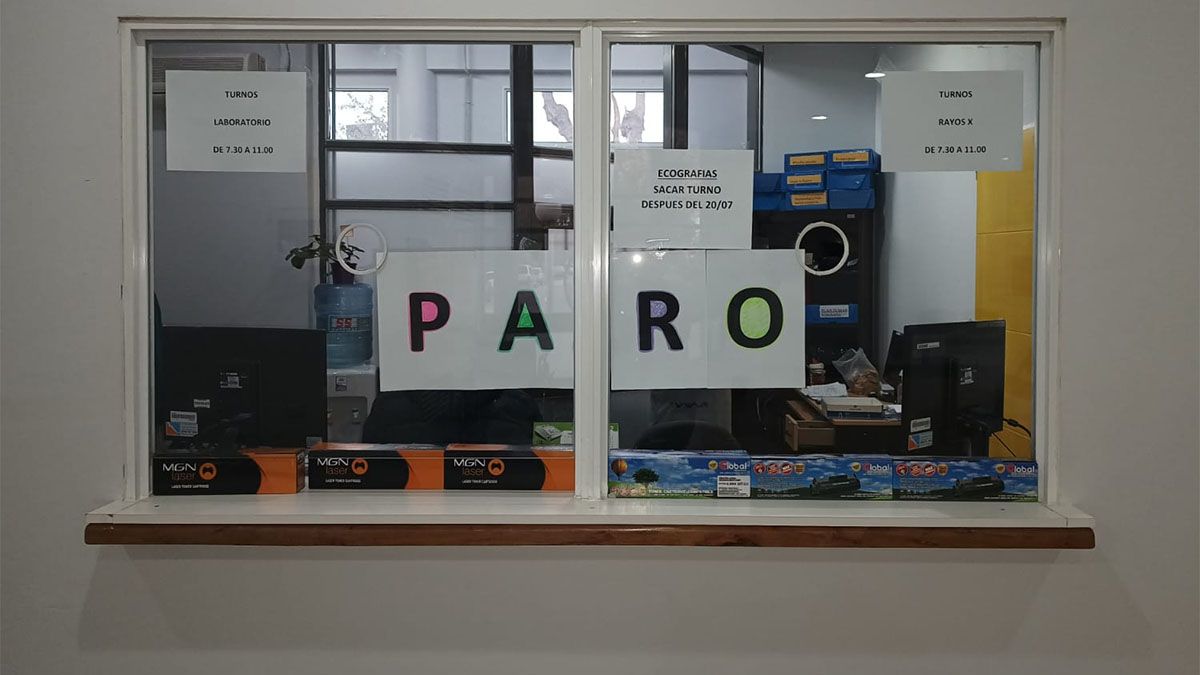 El paro también se hizo sentir en la salud. Desde AMPROS aseguraron que se llegó al 80% de acatamiento en los hospitales.