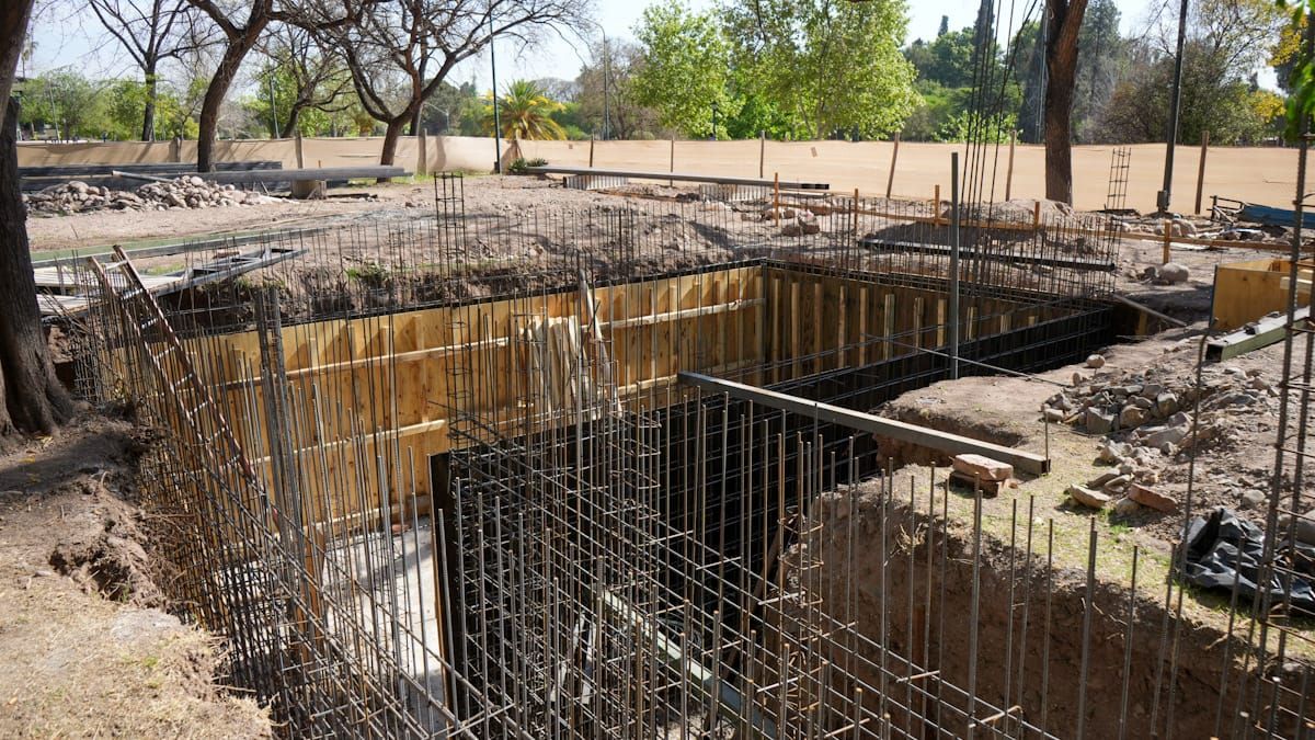 El restaurante se construye en el Prado Español frente al lago en el Parque General San Martín. Será un multiespacio con una cocina a la vista y un escenario. El restaurante se construye en el Prado Español frente al lago en el Parque General San Martín. Será un multiespacio con una cocina a la vista y un escenario.