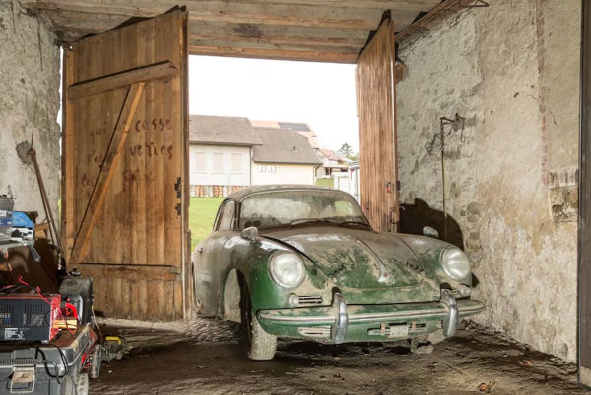 El Porsche que apareció en un granero: motor original y 62.000 kilómetros. Va a subasta. Foto: Daniel Reinhard