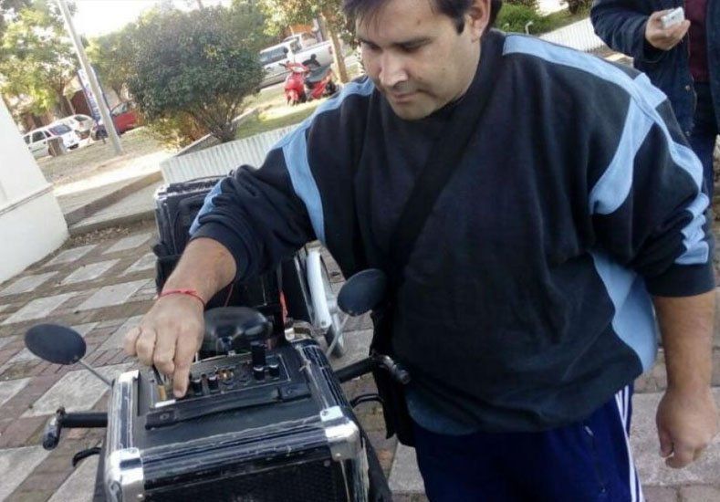 La historia de este chico y su bicicleta te harán llorar