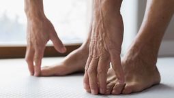 Los adultos mayores pueden ganar fuerza a través de este simple ejercicio. Los adultos mayores pueden ganar fuerza a través de este simple ejercicio.