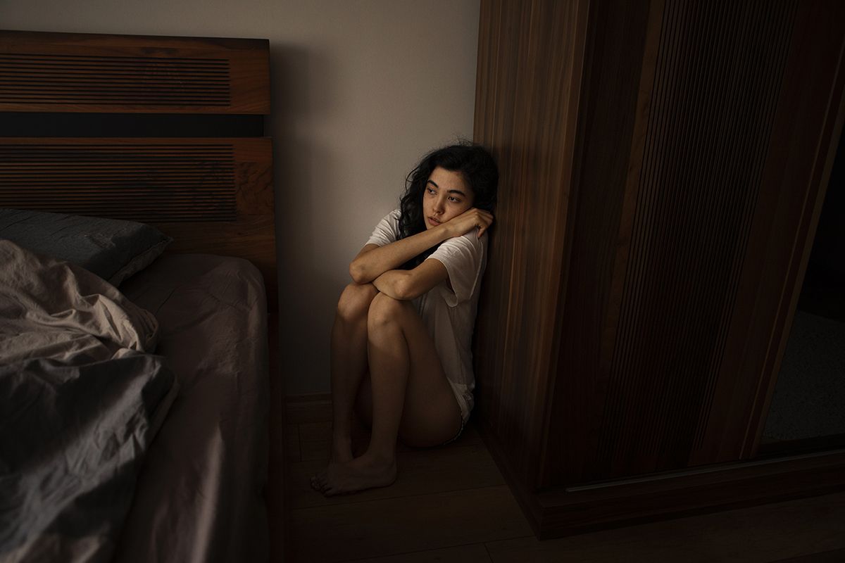 Nuestro cerebro activa mecanismos de supervivencia que alteran la percepci&oacute;n temporal. Un minuto bajo estr&eacute;s puede sentirse mucho m&aacute;s largo.