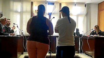 Padres españoles condenados por obligar a su hija a verlos tener sexo