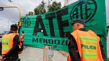 Cornejo cerró la paritaria con ATE y se encamina a aumentar el salario a sus trabajadores por decreto Cornejo cerró la paritaria con ATE y se encamina a aumentar el salario a sus trabajadores por decreto