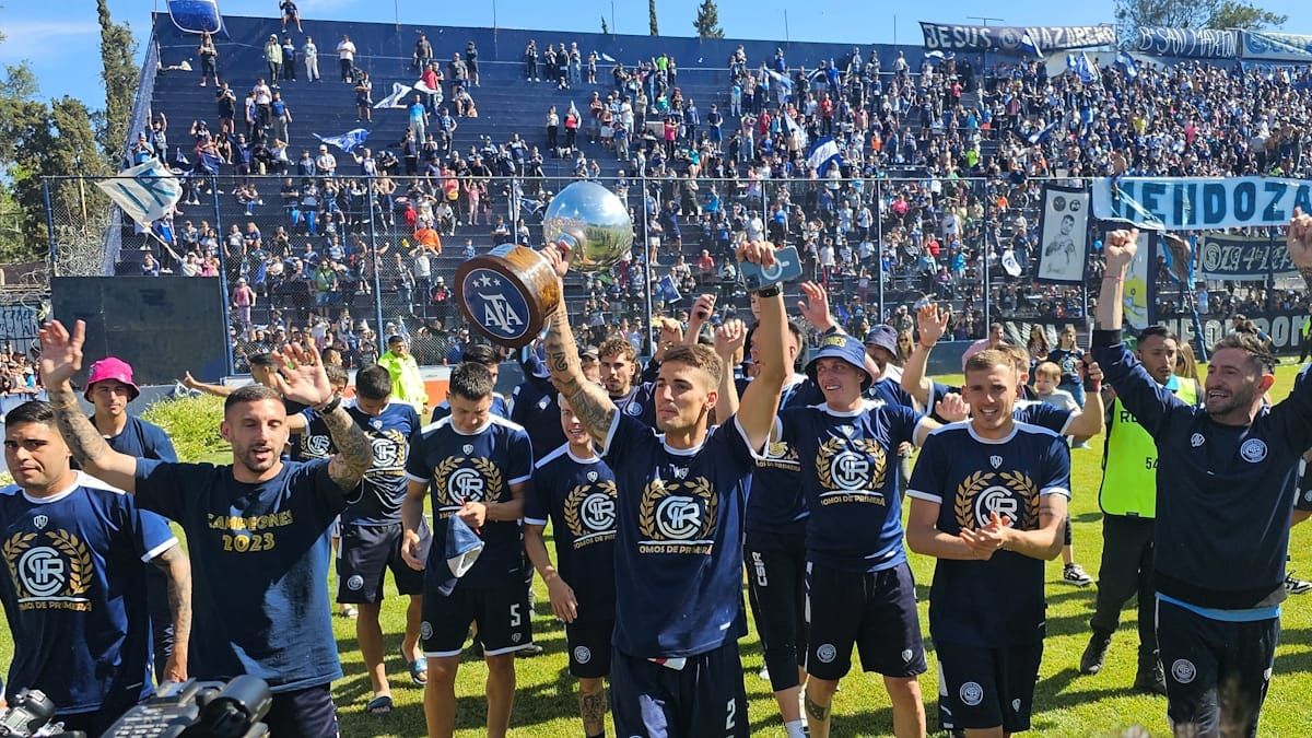 Se viene la fiesta leprosa. Este próximo viernes Independiente Rivadavia jugará contra River Plate un amistoso de "campeones". Se viene la fiesta leprosa. Este próximo viernes Independiente Rivadavia jugará contra River Plate un amistoso de "campeones".