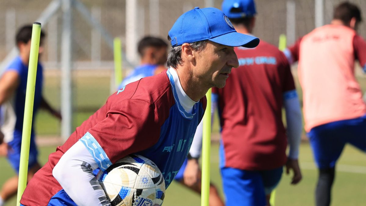 Mariano Toedtli, el entrenador de Godoy Cruz trabaja de manera muy intensa en la pretemporada.