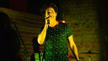 El Flaco Gil presentó su nueva canción 