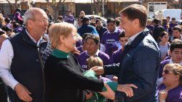 Con caminatas y reuniones con los vecinos