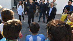 Macri visitó de sorpresa una escuela primaria de Godoy Cruz