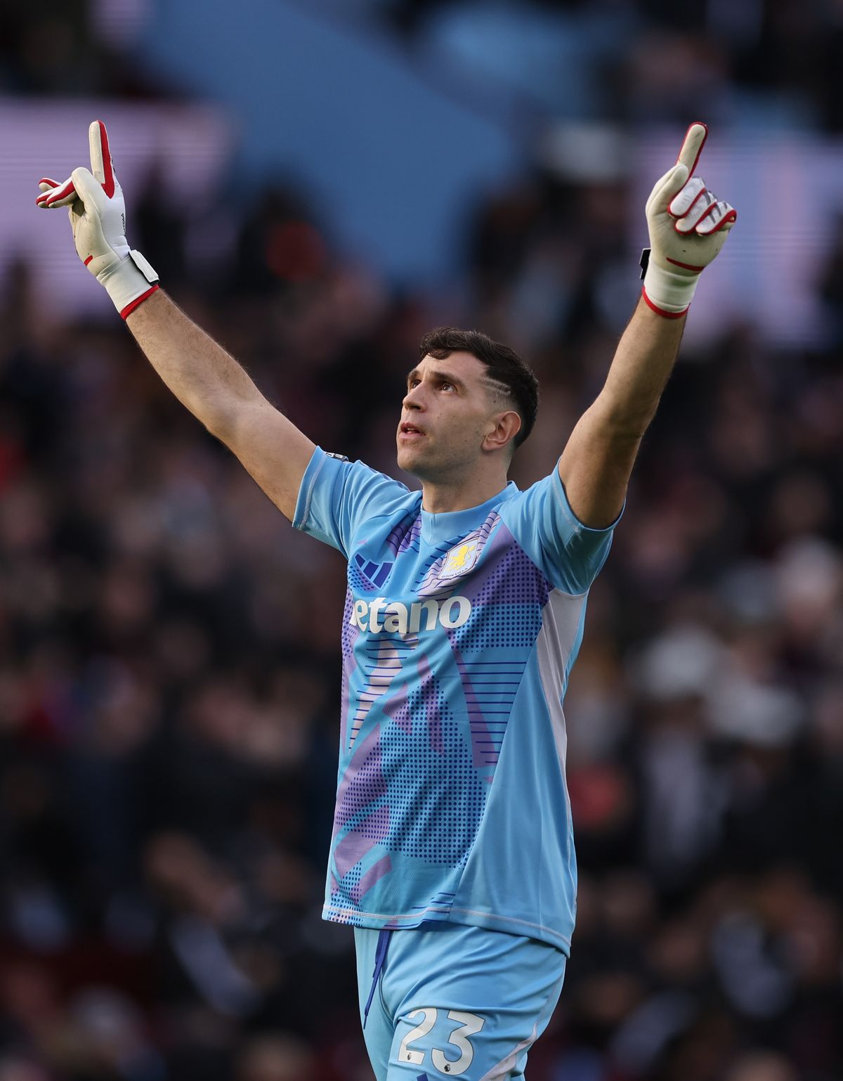 Dibu Martínez volvió a destacarse y el Aston Villa sumó 3 puntos valiosísimos. Dibu Martínez volvió a destacarse y el Aston Villa sumó 3 puntos valiosísimos.