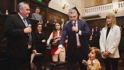 Edgardo González, del PJ, presidió la Sesión Preparatoria. En la imagen junto a Diego Costarelli, que juró como diputado y será presidente del interbloque Cambia Mendoza.