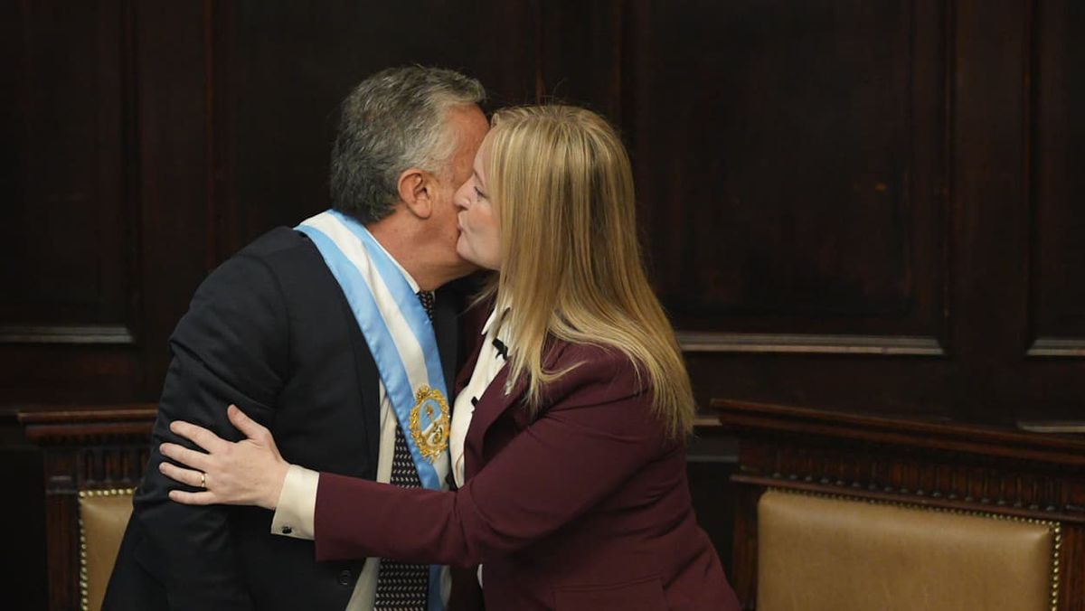 Como presidenta del Senado, Hebe Casado recibió a Alfredo Cornejo en la Asamblea Legislativa. Como presidenta del Senado, Hebe Casado recibió a Alfredo Cornejo en la Asamblea Legislativa.