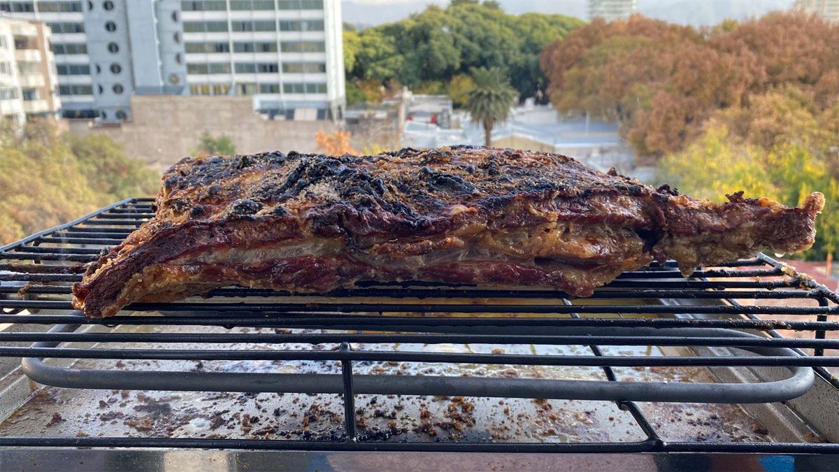 La parrilla eléctrica tiene muchas ventajas a la hora de hacer un rico asado.