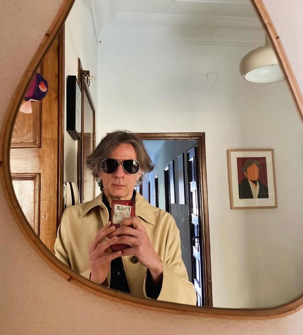 "Es difícil construir una novela donde los personajes no tengan contradicciones", señala Juan. "Es difícil construir una novela donde los personajes no tengan contradicciones", señala Juan.