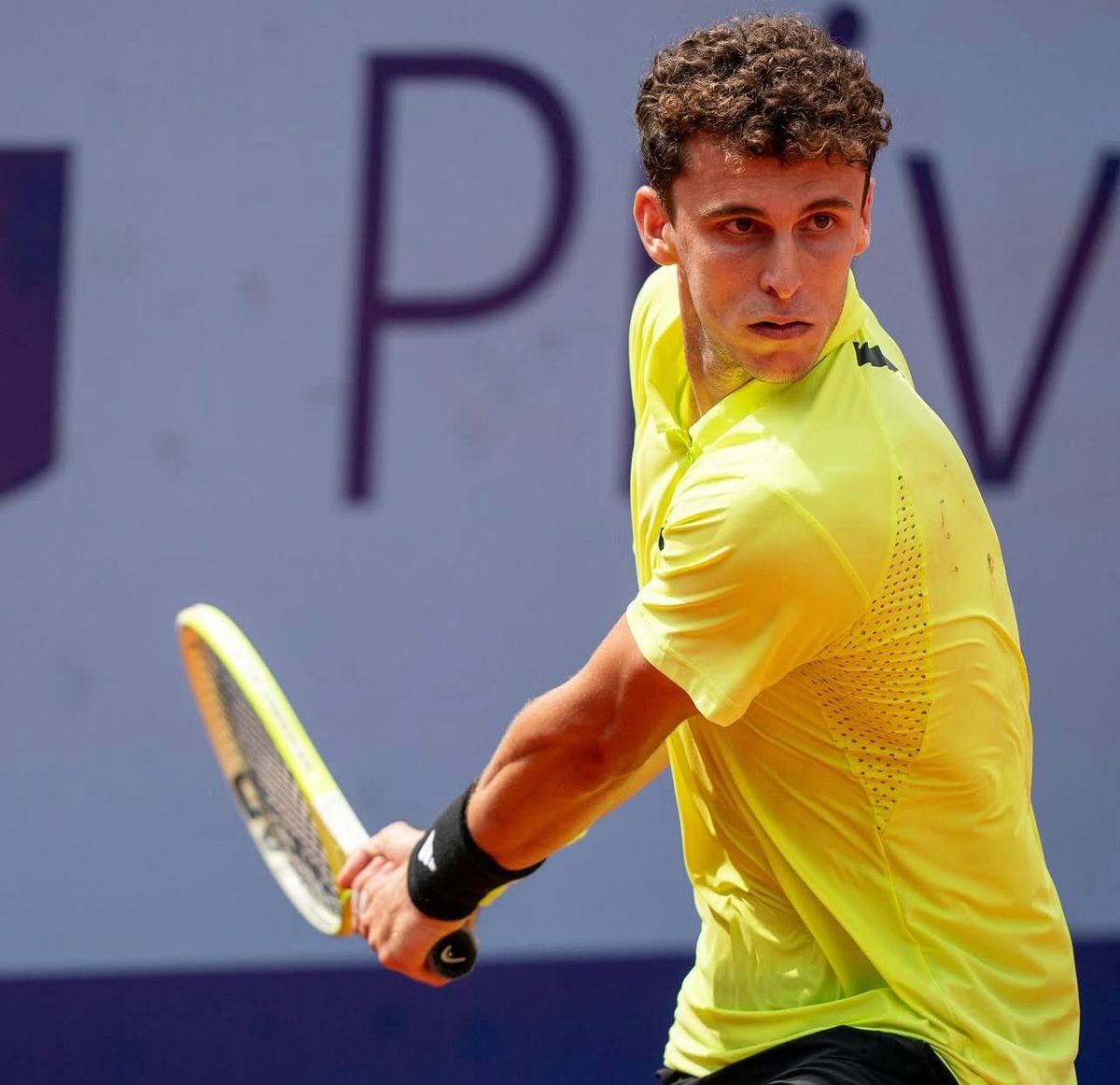 Juan Manuel Cerúndolo avanzó a cuartos de final del ATP 250 de Gstaad.