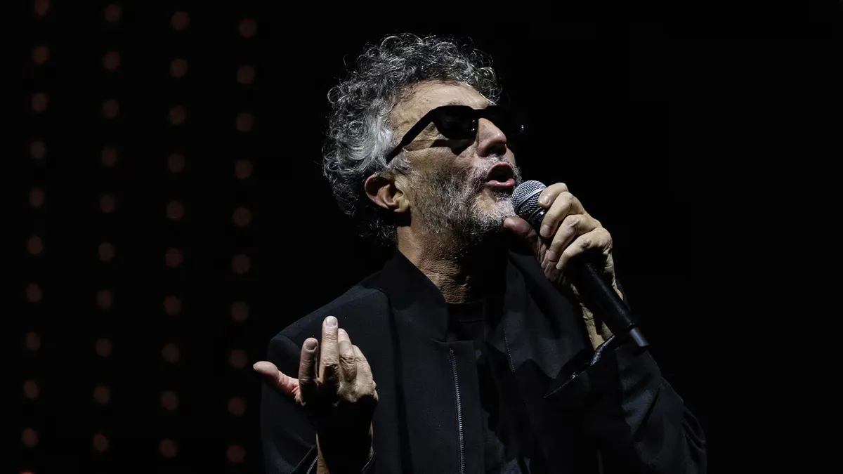 Polémico recital de Fito Paéz: los fanáticos lo silbaron y abuchearon porque no cantó sus temas clásicos.
