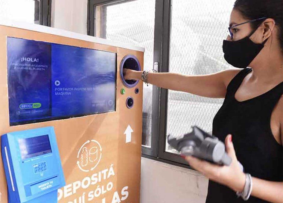 24 botellas de plástico a cambio de 60 pesos para la tarjeta SUBE es la propuesta de la Municipalidad de Godoy Cruz.&nbsp;