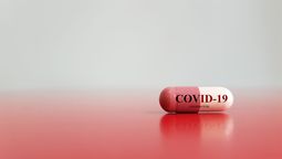Anuncian que una pastilla contra el Covid redujo a la mitad las muertes