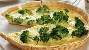 Cómo preparar Tarta de brócoli cremosa: la receta de otoño con 7 ingredientes y en solo 40 minutos Cómo preparar Tarta de brócoli cremosa: la receta de otoño con 7 ingredientes y en solo 40 minutos