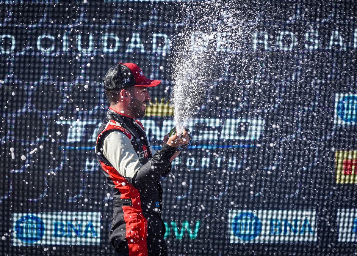 Julián Santero llevó a Toyota a lo más alto en el TC2000 en Rosario