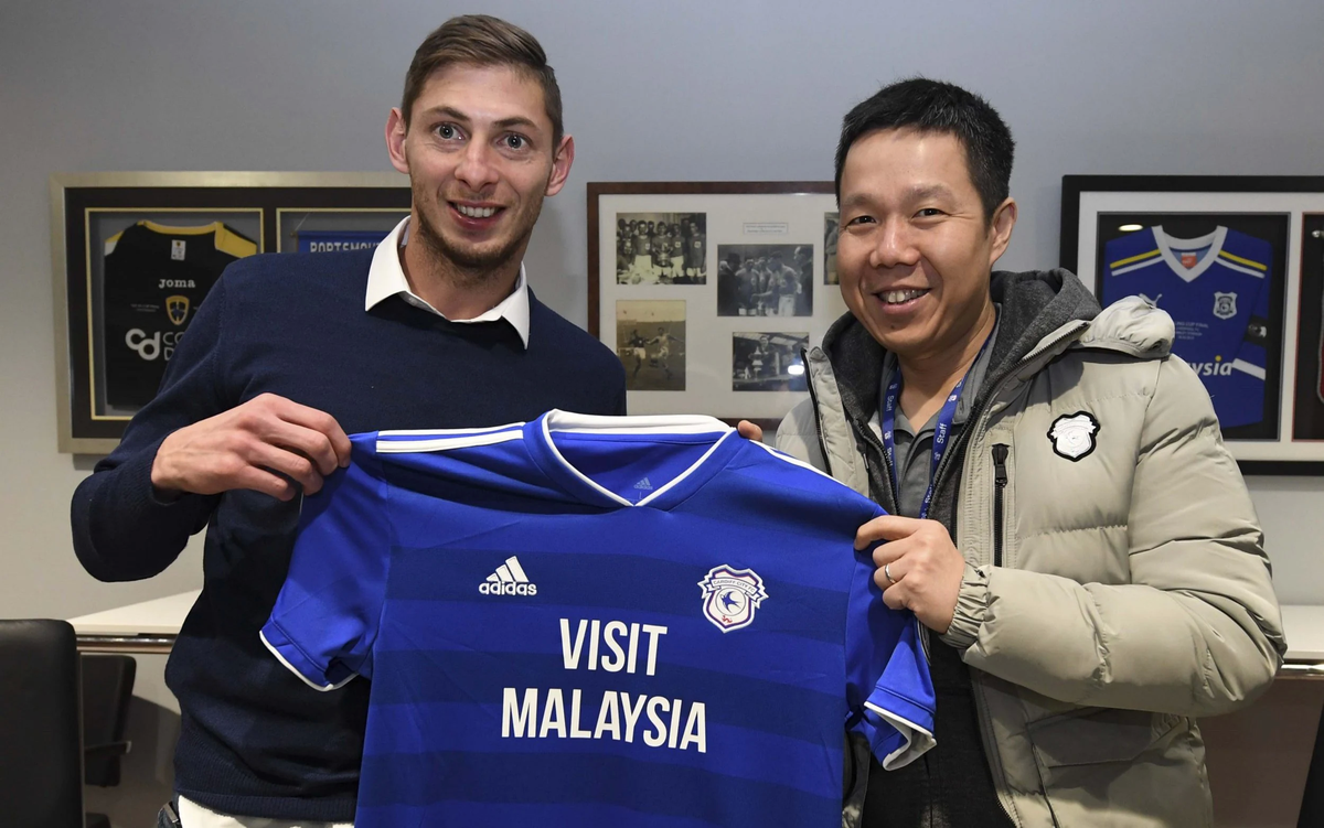Emiliano Sala ya había firmado para el Cardiff y la FIFA determinó que deberá pagar su pase Emiliano Sala ya había firmado para el Cardiff y la FIFA determinó que deberá pagar su pase