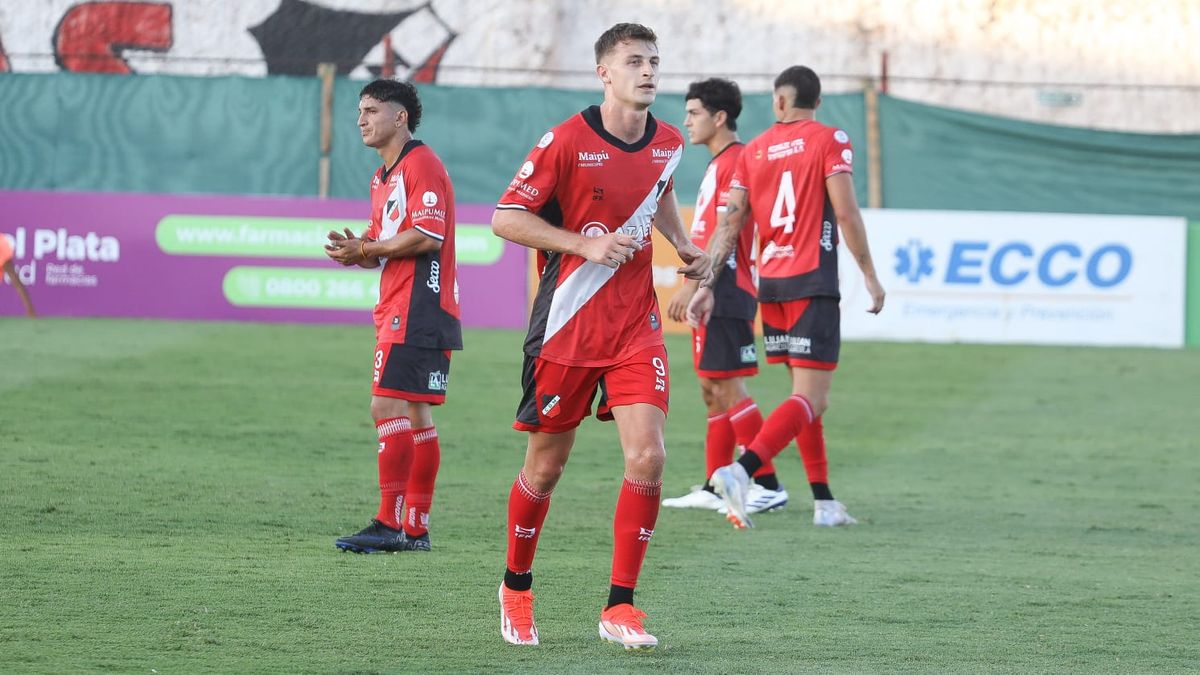 Pío Bonaccci marcó el segundo gol de penal tras una falta que le cometieron. Pío Bonaccci marcó el segundo gol de penal tras una falta que le cometieron.
