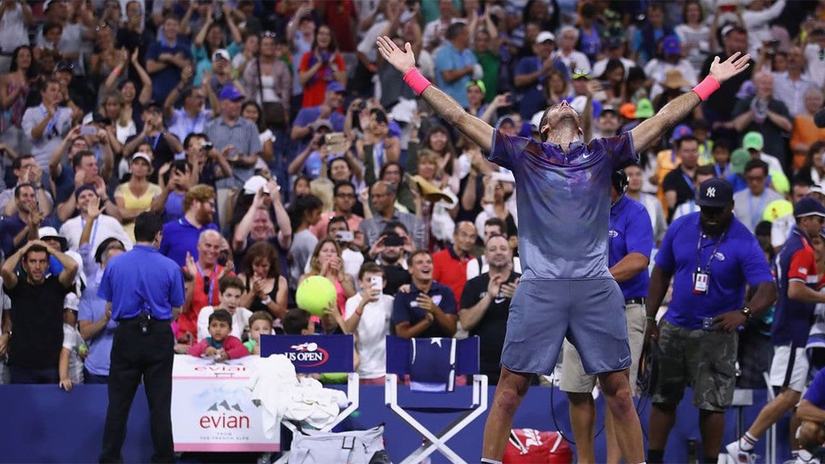 Del Potro miraba al cielo y le dedicaba el triunfo a su hermana fallecida.