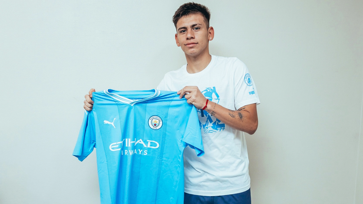 Echeverri se sumará en enero al City.