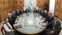 La reunión en Casa Rosada entre 9 gobernadores de Juntos por el Cambio, la vicejefa de Gobierno de CABA, el jefe de Gabinete, Nicolás Posse y el ministro del Interior, Guilermo Francos.