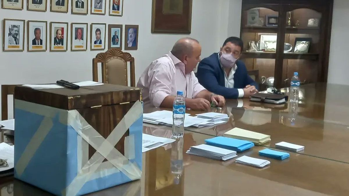 La asamblea de la Liga Mendocina de Fútbol terminó en un papelón