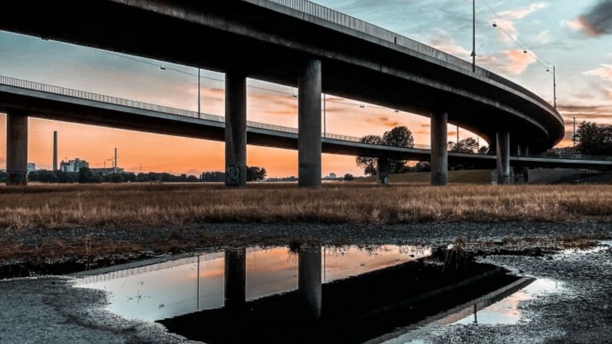 Puente sobre el Rin en Dusseldorf. (Foto: Unsplash) Puente sobre el Rin en Dusseldorf. (Foto: Unsplash)
