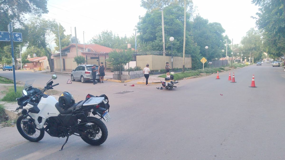 Una niña de 9 años fue internada en el hospital Notti luego del accidente. Una niña de 9 años fue internada en el hospital Notti luego del accidente.