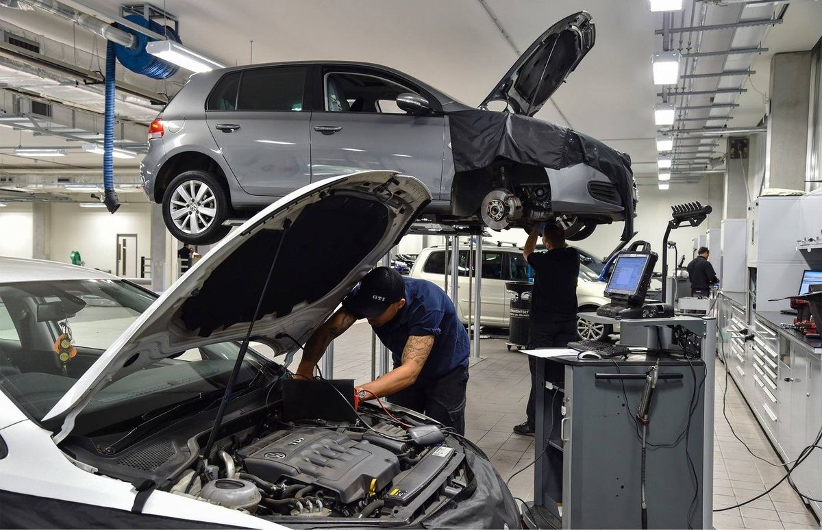 Llevar el auto al taller a veces es un acto de fe. Llevar el auto al taller a veces es un acto de fe.