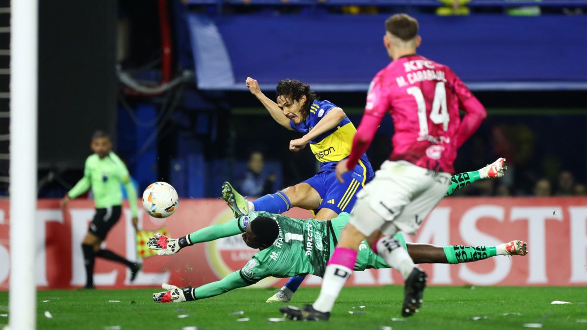 Cavani hizo el gol que clasificó a Boca en la Copa Sudamericana. Cavani hizo el gol que clasificó a Boca en la Copa Sudamericana.