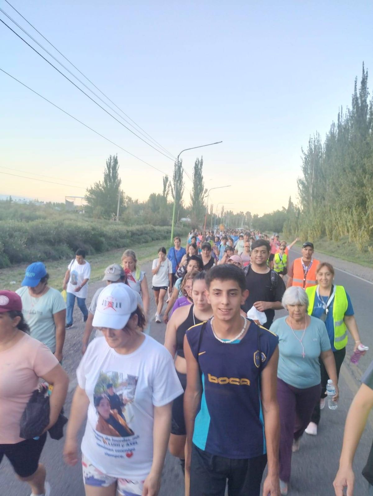 M&aacute;s de 200 peregrinos caminaron desde Lavalle, entre ellos Ang&eacute;lica Vargas.