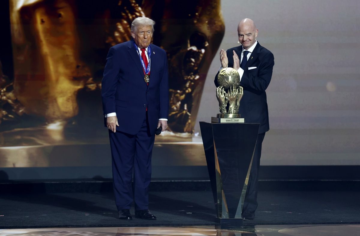 El m&aacute;ximo directivo de FIFA elogi&oacute; a Donald Trump, a quien le dio un llamativo reconocimiento.