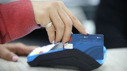 Según los estacioneros, la comisión que les cobran las tarjetas de crédito es del 1,8%, lo que no es rentable para ellos.