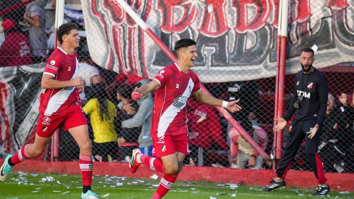 Juan Pablo Gobetto, es el goleador del Deportivo Maipú, en la Primera Nacional.