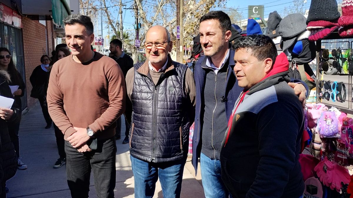 Luis Petri junto a Marcelino Iglesias y Marcos Calvente. Luis Petri junto a Marcelino Iglesias y Marcos Calvente.