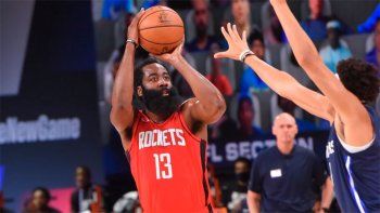 Houston Rockets le ganó en suplementario a Dallas Mavericks